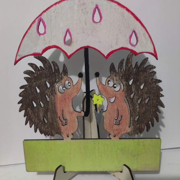 Hedgehogs Mom and Dad Wooden Decor with Umbrella - Picture 4 of 4